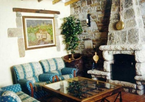  Living room with dining table with traditional wheel 