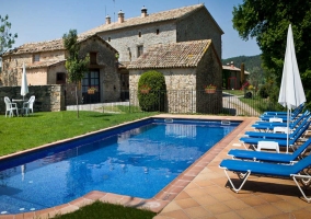  Pool with solarium and sun loungers 