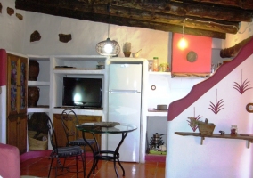  Kitchen with dining table 