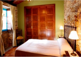  Room with stone walls 