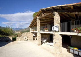  Stone house and barbecue 