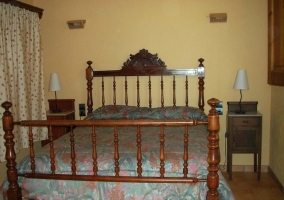  antique double bed 