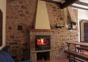  Double-height bedroom 