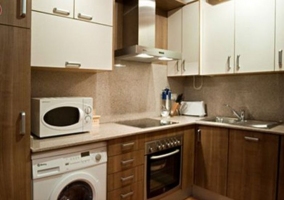  Kitchen with vitro and microwave 