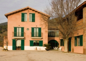  Views of the façade with windows 