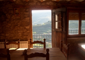  Dining room with views 