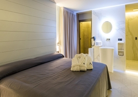 Premium suite bedroom