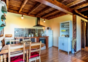  Kitchen-dining room 