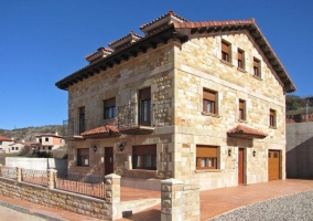  Rear entrance to Casa Olalla 