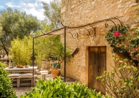  Living room with stone walls and picture 