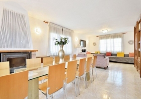  Dining room with fireplace and piano 