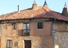  Access to the house with wooden door 