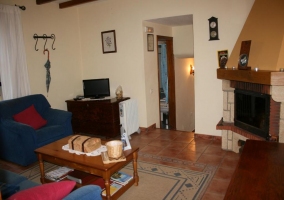  Living room with the armchairs in blue 