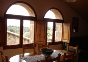  Dining room in the living room with plasma TV 