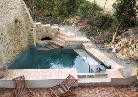 Large swimming pool in the exterior of the house 