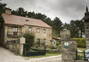  Views of the entrance of the house with flowers 