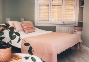 Deluxe Room - 1 Queen Bed