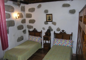  Room with single beds 