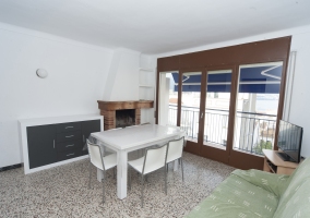  Living room with fireplace 