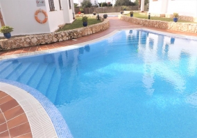  Large pool and walls 