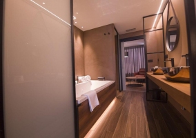 King Suite with Spa Bath