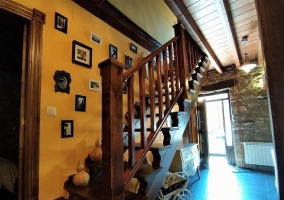  Foyer and stairs 