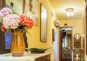  Entrance hall with decorated 