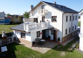  Wide views of the house 