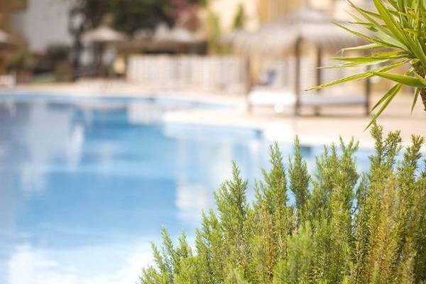 WHAT TYPE OF SWIMMING POOL WILL I FIND?
