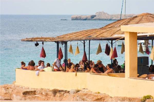 ENJOY THE BEACH WITHOUT PROBLEMS

